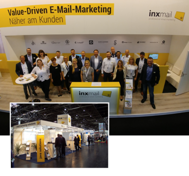 Team vor gelb-weißem Messestand mit Schriftzug 'Value-Driven E-Mail-Marketing' und inxmail-Logo