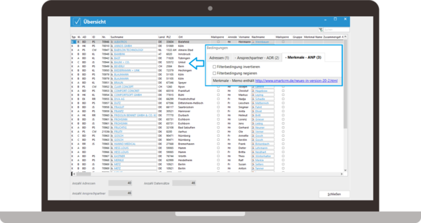 SMARTCRM-Software-Benutzeroberfläche, die den Schritt der Erfolgsmessung zeigt. Der Bildschirm zeigt eine Liste von Datensätzen mit Adressen und Ansprechpartnern sowie eine Filteroption für spezifische Merkmale. Die Bedingung "Merkmale - ANP" ist aktiviert, und es werden passende Datensätze angezeigt.